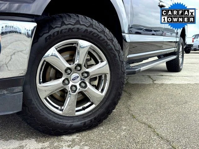 Used 2020 Black Ford XLT image 2
