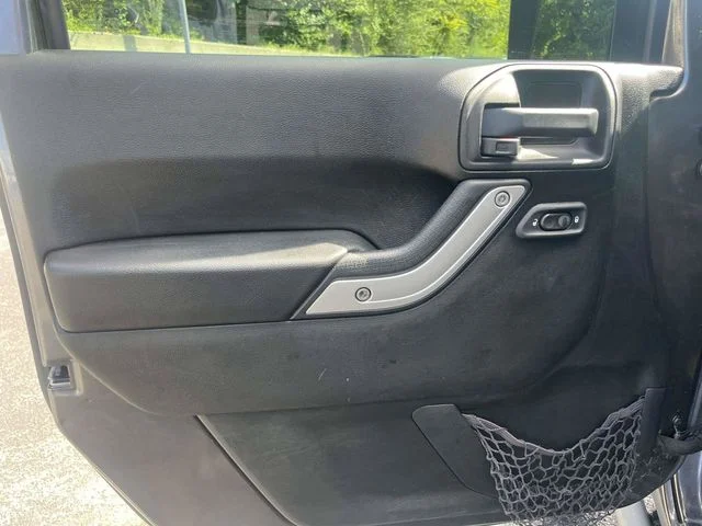 Used 2016 Gray Jeep Unlimited Sahara image 17