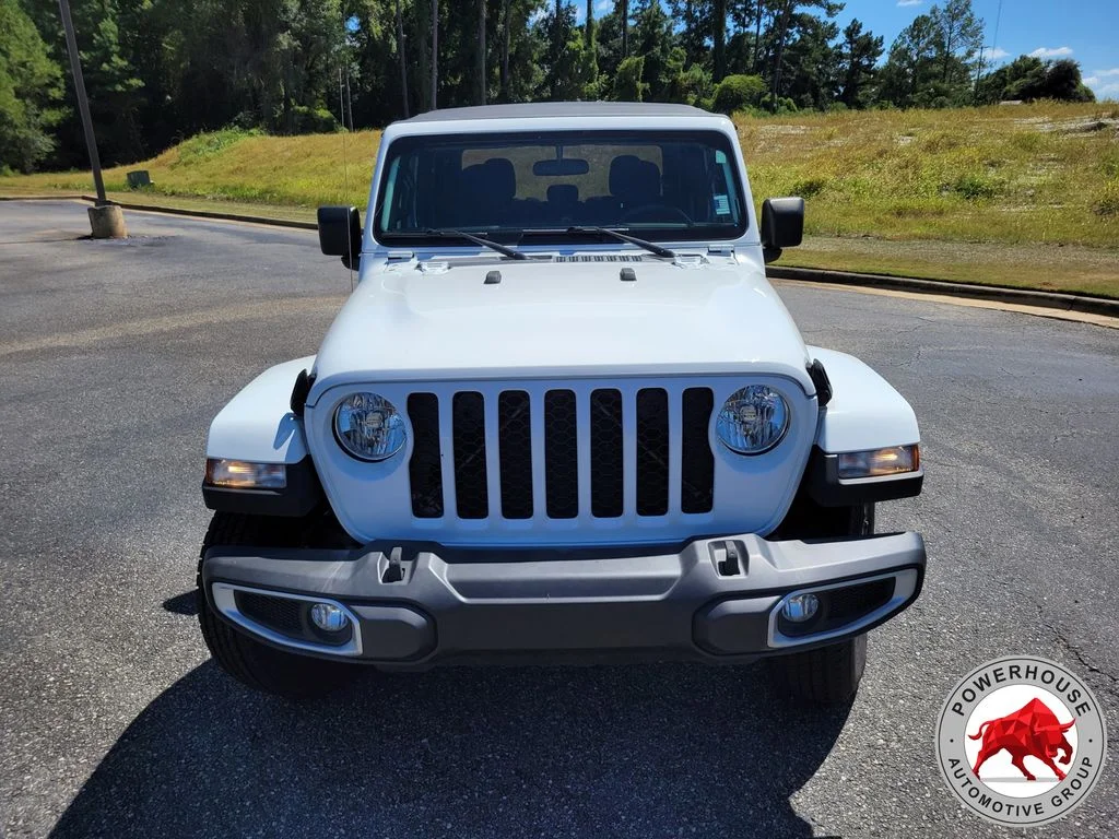 Used 2022 White Jeep Sport image 10