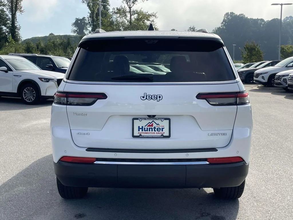 Used 2024 Bright White Clearcoat Jeep Limited image 27