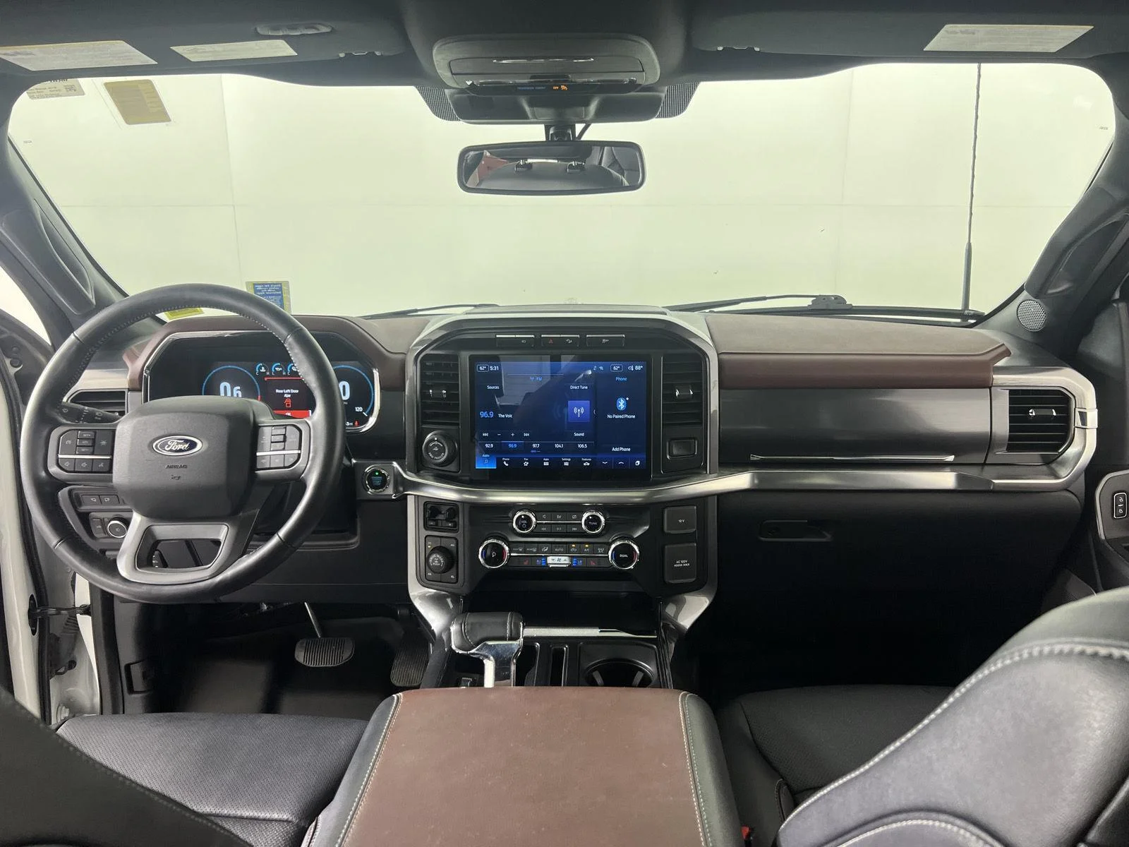 Used 2022 Star White Metallic Tri-Coat Ford LARIAT image 3