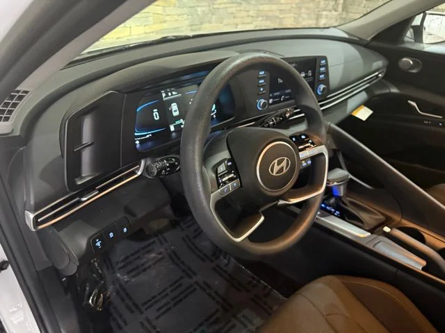 New 2026 White Hyundai SE image 9