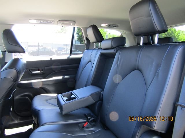 Used 2024 Pearl Toyota XLE image 20