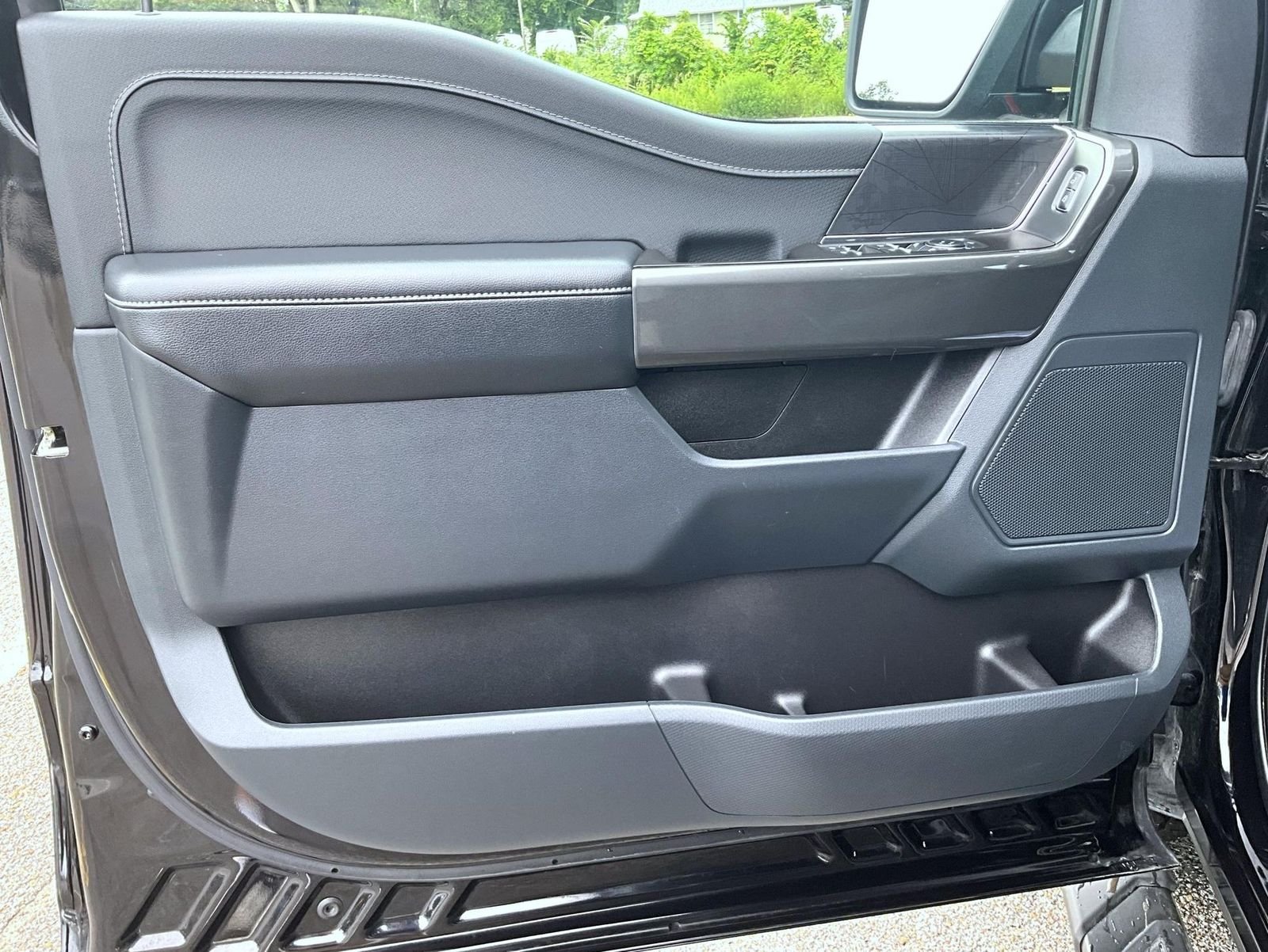Used 2023 Black Ford XLT image 10