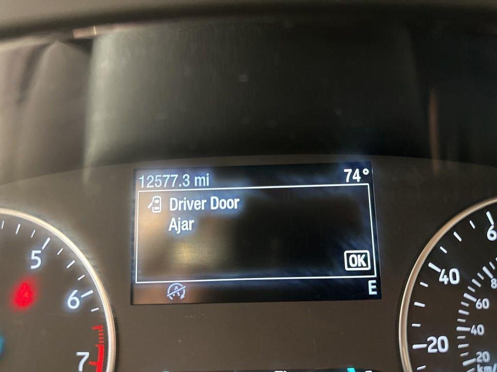 Used 2022 Shadow Black Ford SE image 16