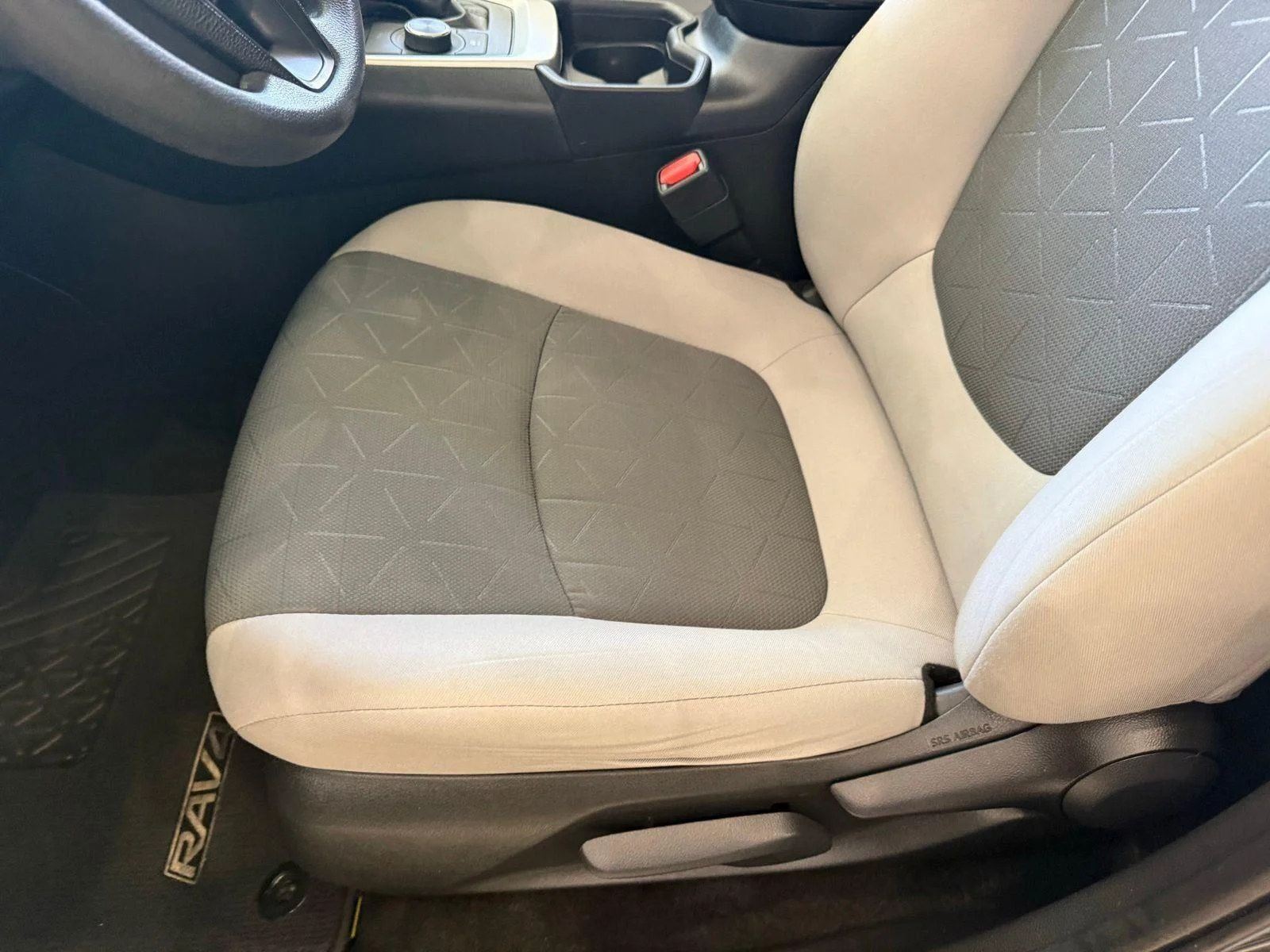 Used 2019 Magnetic Gray Metallic Toyota XLE image 33