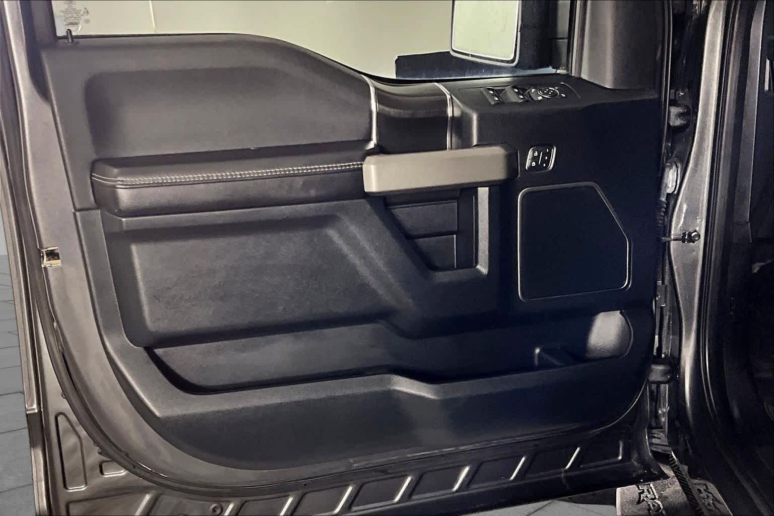 2019 Ford F-150 Raptor - Photo 21