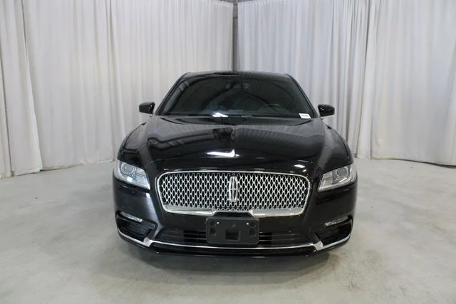 Used 2017 Black Lincoln Select image 36