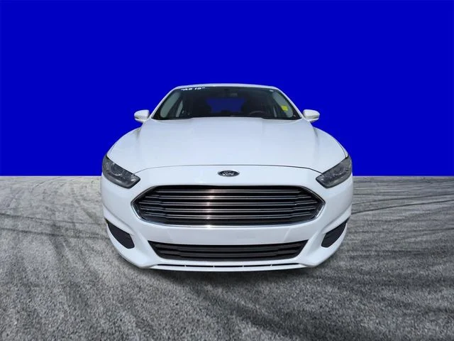 Used 2016 Oxford White Ford SE image 9