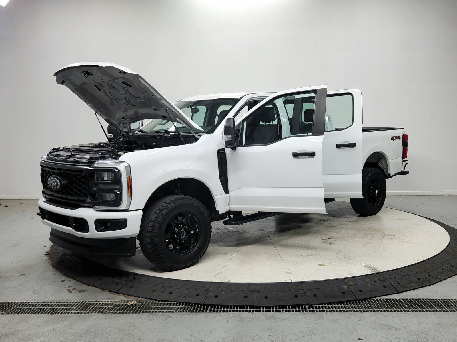Used 2023 Oxford White Ford XL image 12