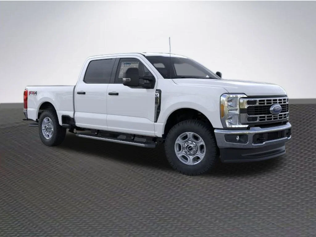 New 2026 Oxford White Ford F-250® XLT image 7