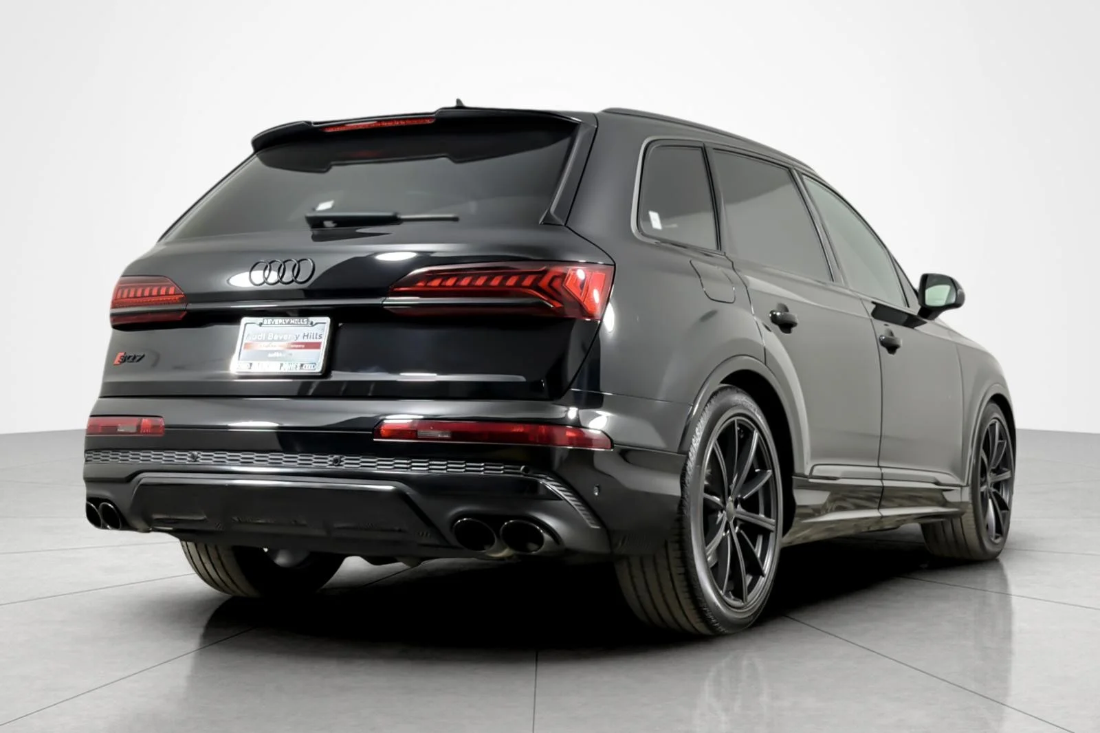 Used 2022 Mythos Black Metallic Audi Prestige 4.0 TFSI quattro image 5