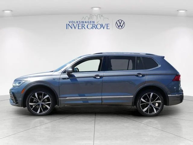 Used 2023 Gray Volkswagen 2.0T SEL R-Line image 4