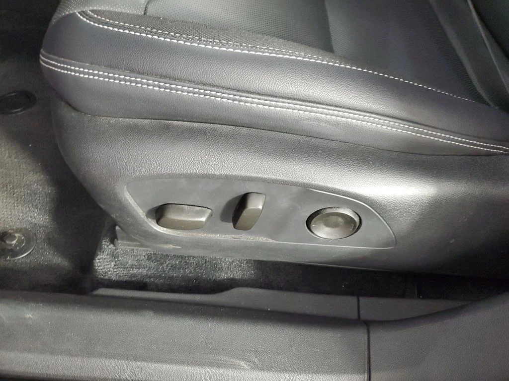 Used 2024 Red Chevrolet LT image 28