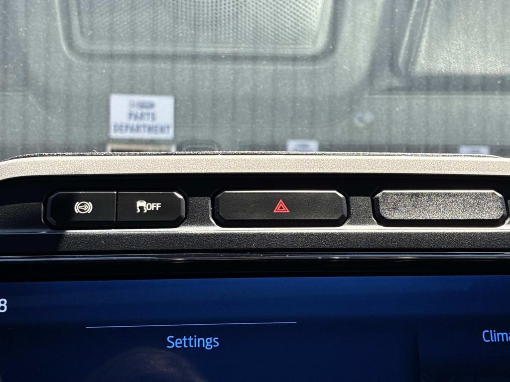Used 2022 White Ford Lariat image 33