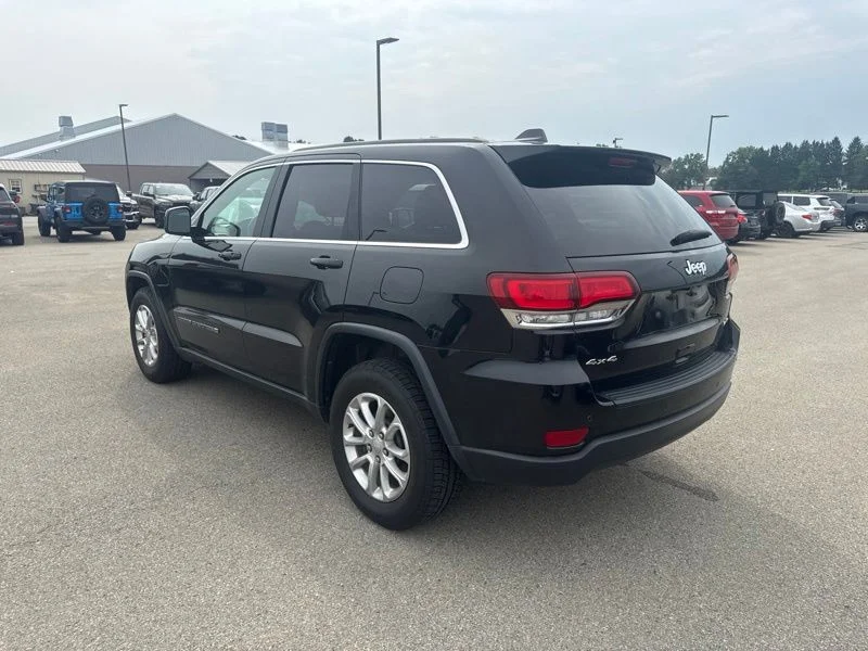 Used 2022 Black Jeep Laredo E image 17