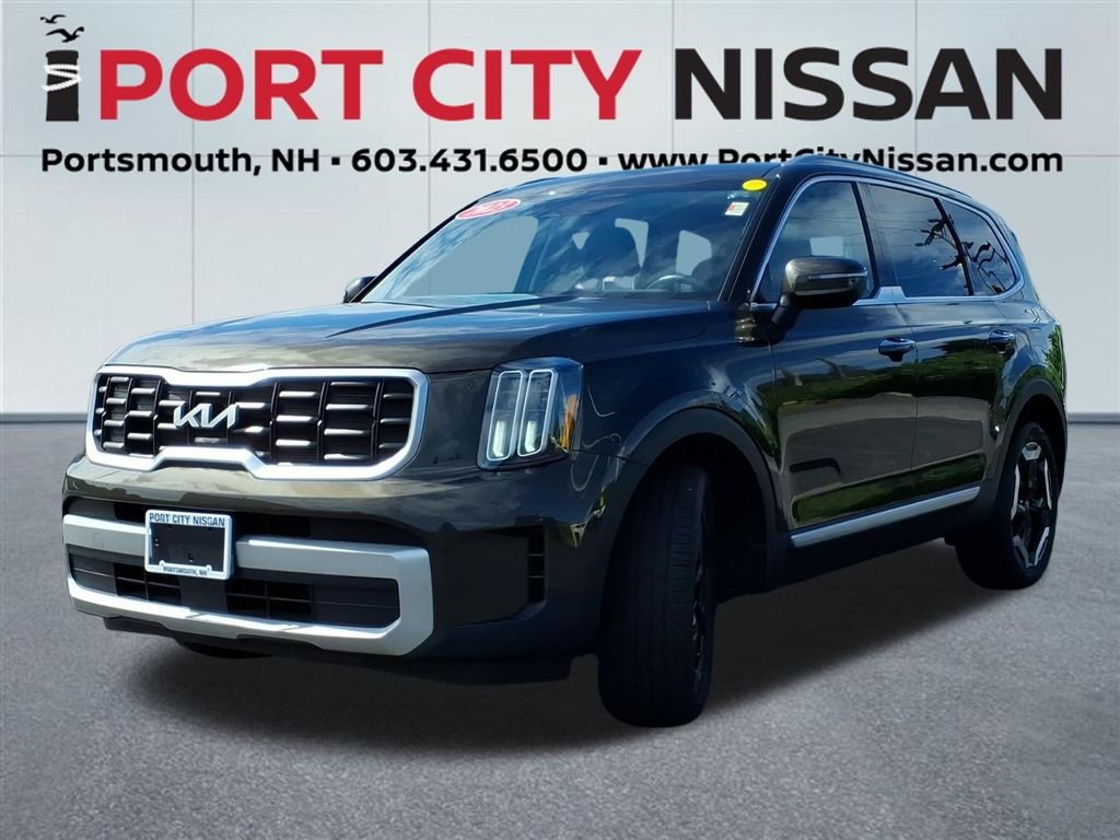 Used 2023 Dark Moss Kia S v6 w/sunroof & 3rd row image 33