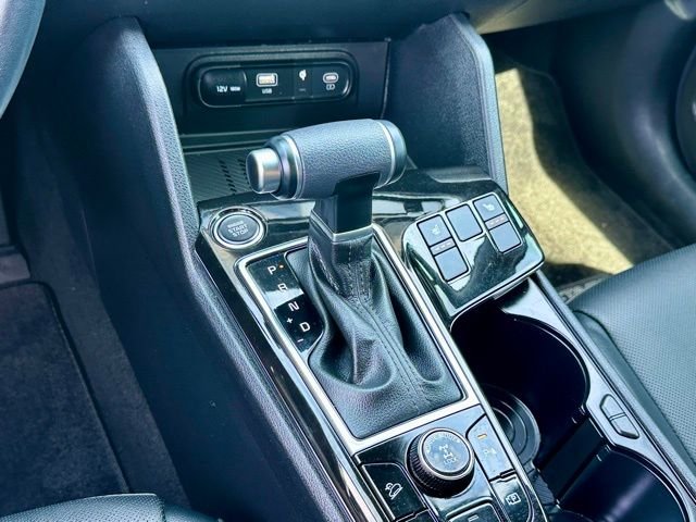 Used 2024 White Kia X-Line image 28