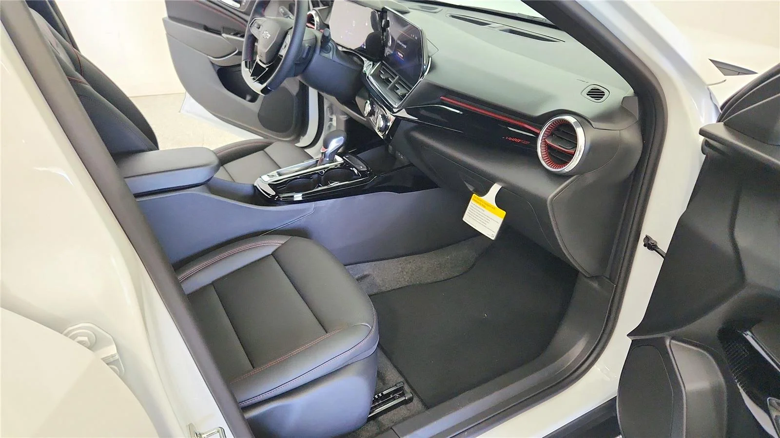 2026 Chevrolet Trax RS - Photo 35