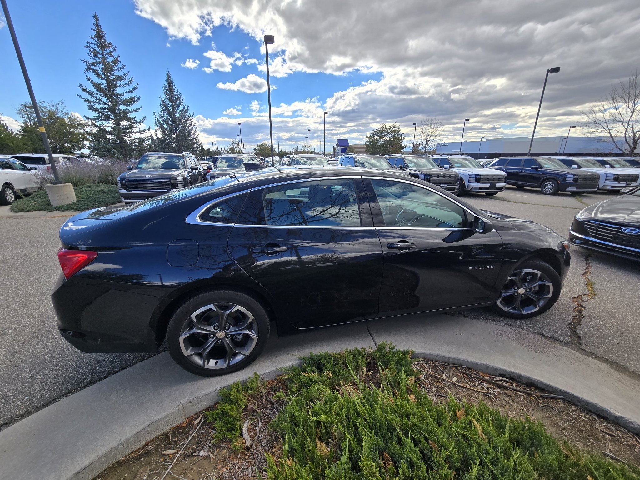 Used 2023 Mosaic Black Metallic Chevrolet LT image 18