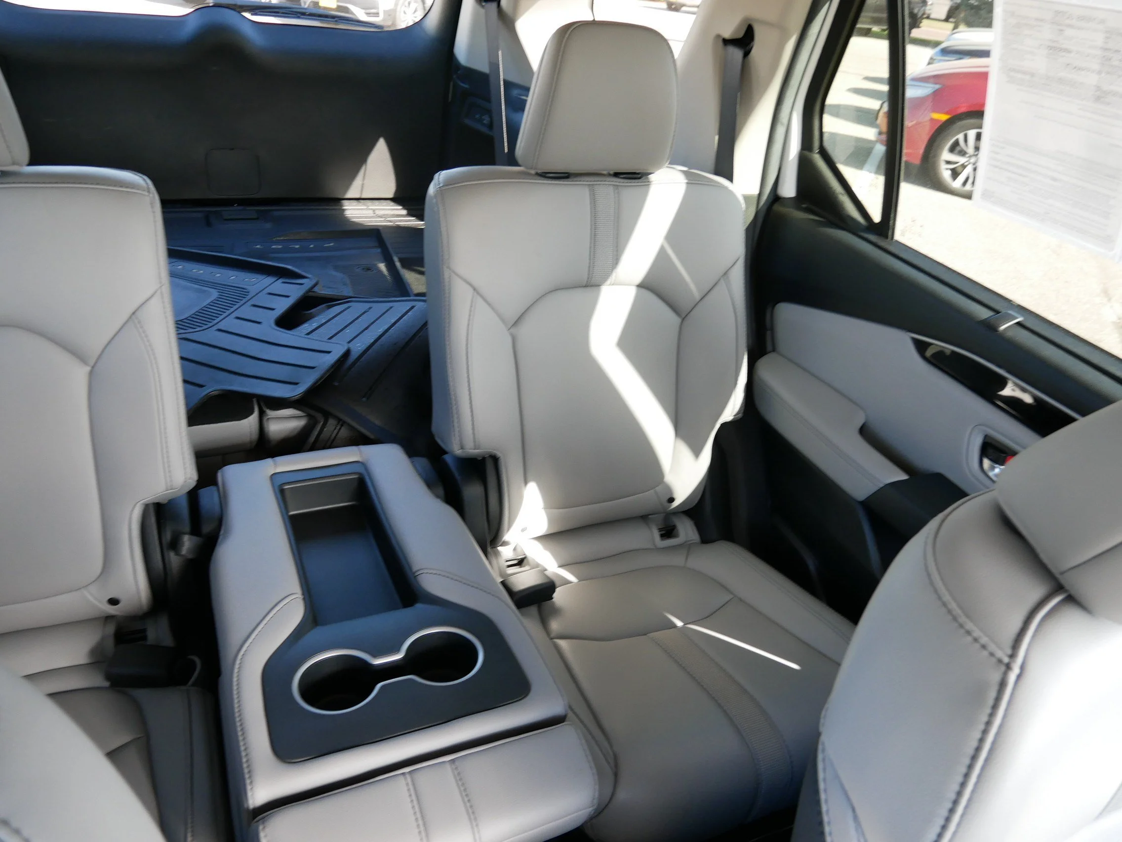 2025 Honda Pilot Touring - Photo 14