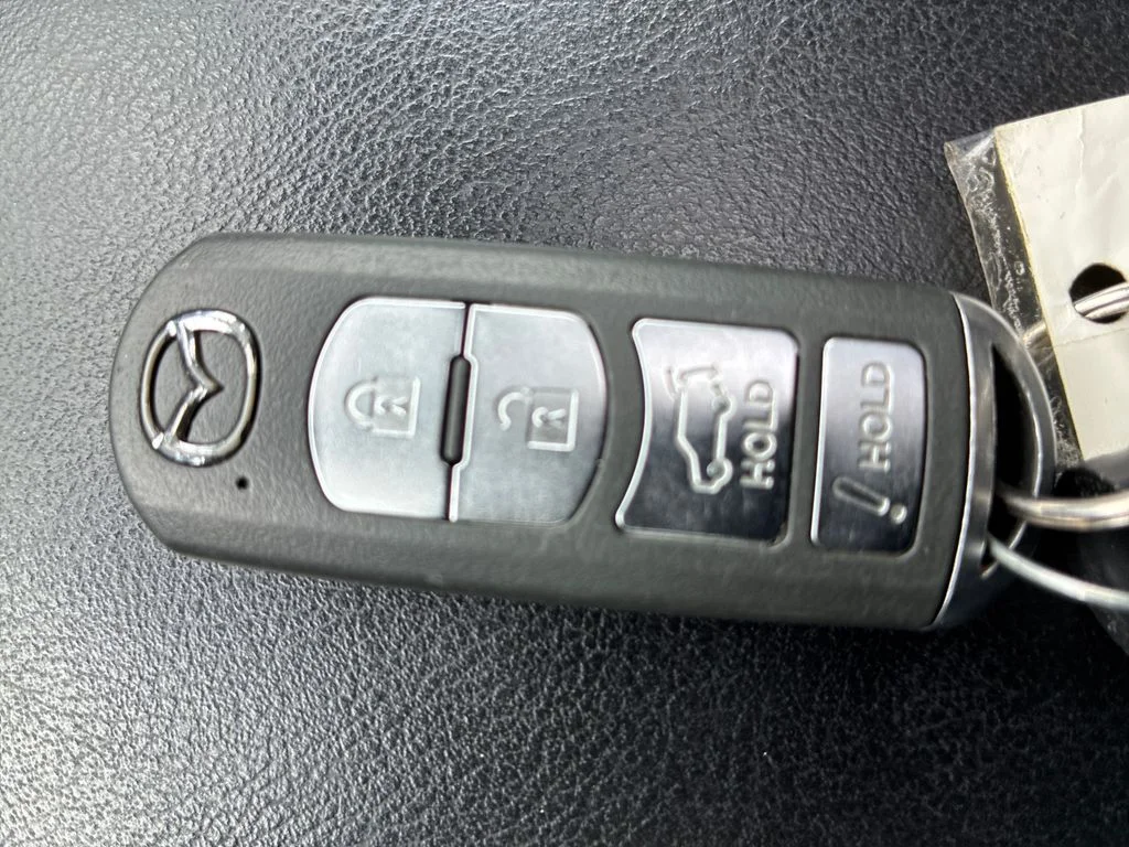 Used 2018 Red Mazda Grand Touring image 31