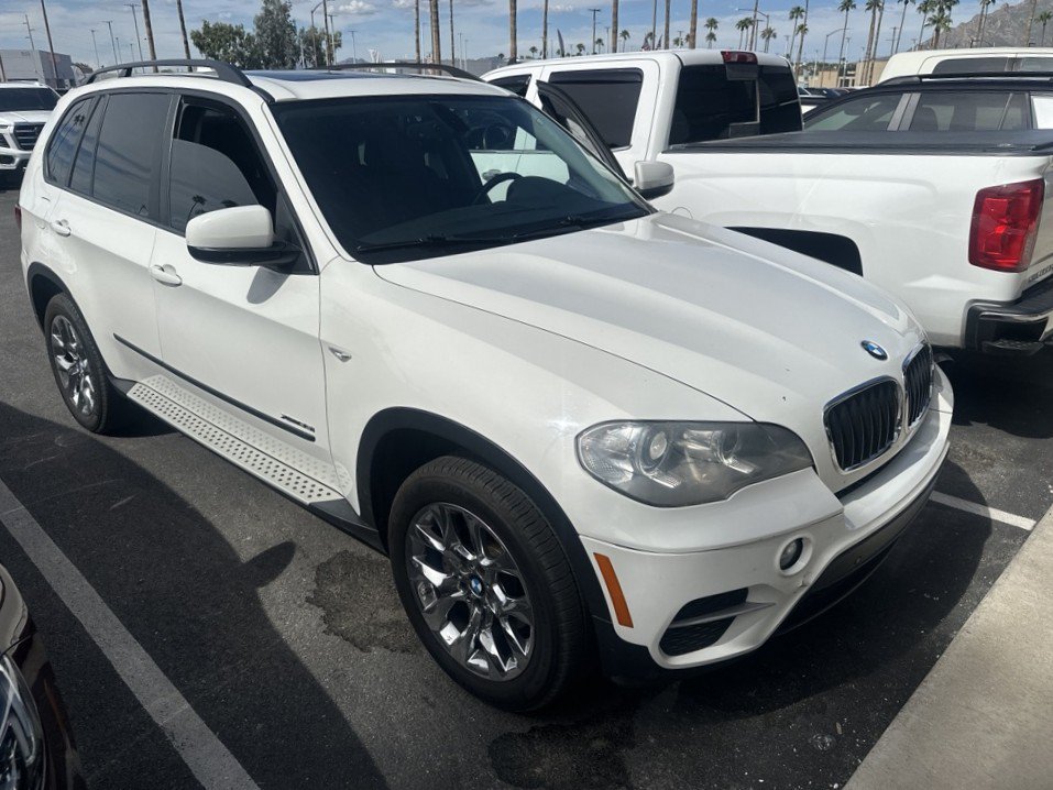 Used 2012 White BMW xDrive35i image 3