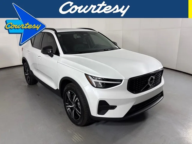 2026 Volvo XC40 B5 Core