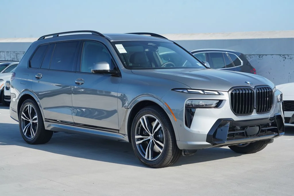 New 2027 Skyscraper Grey Metallic BMW xDrive40i image 3