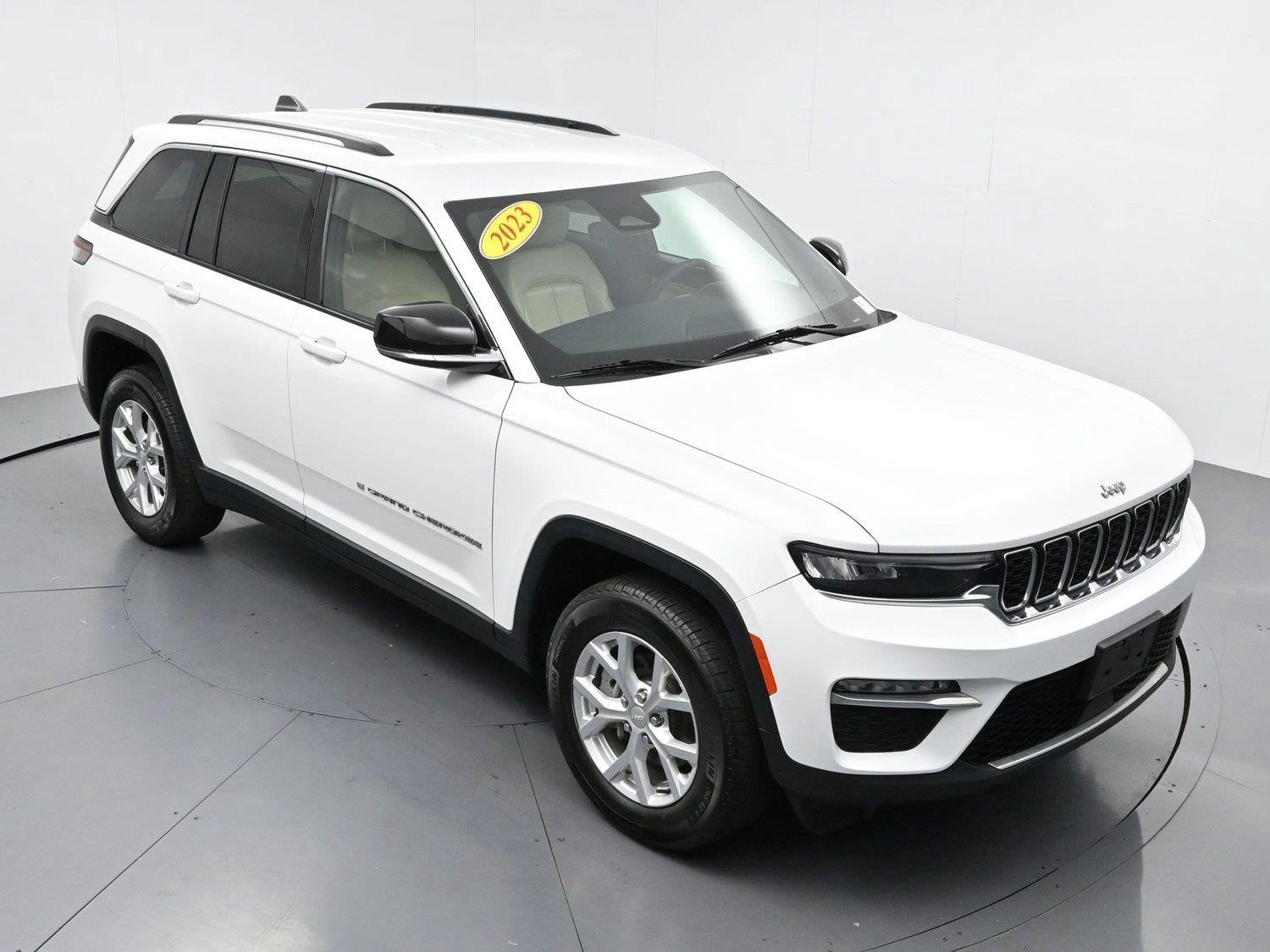 Used 2023 White Jeep Limited image 39