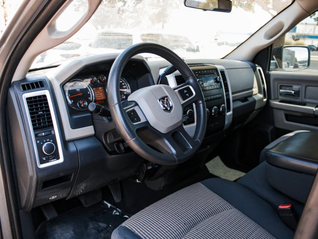 Used 2009 Mineral Gray Metallic Clearcoat Dodge SLT image 8