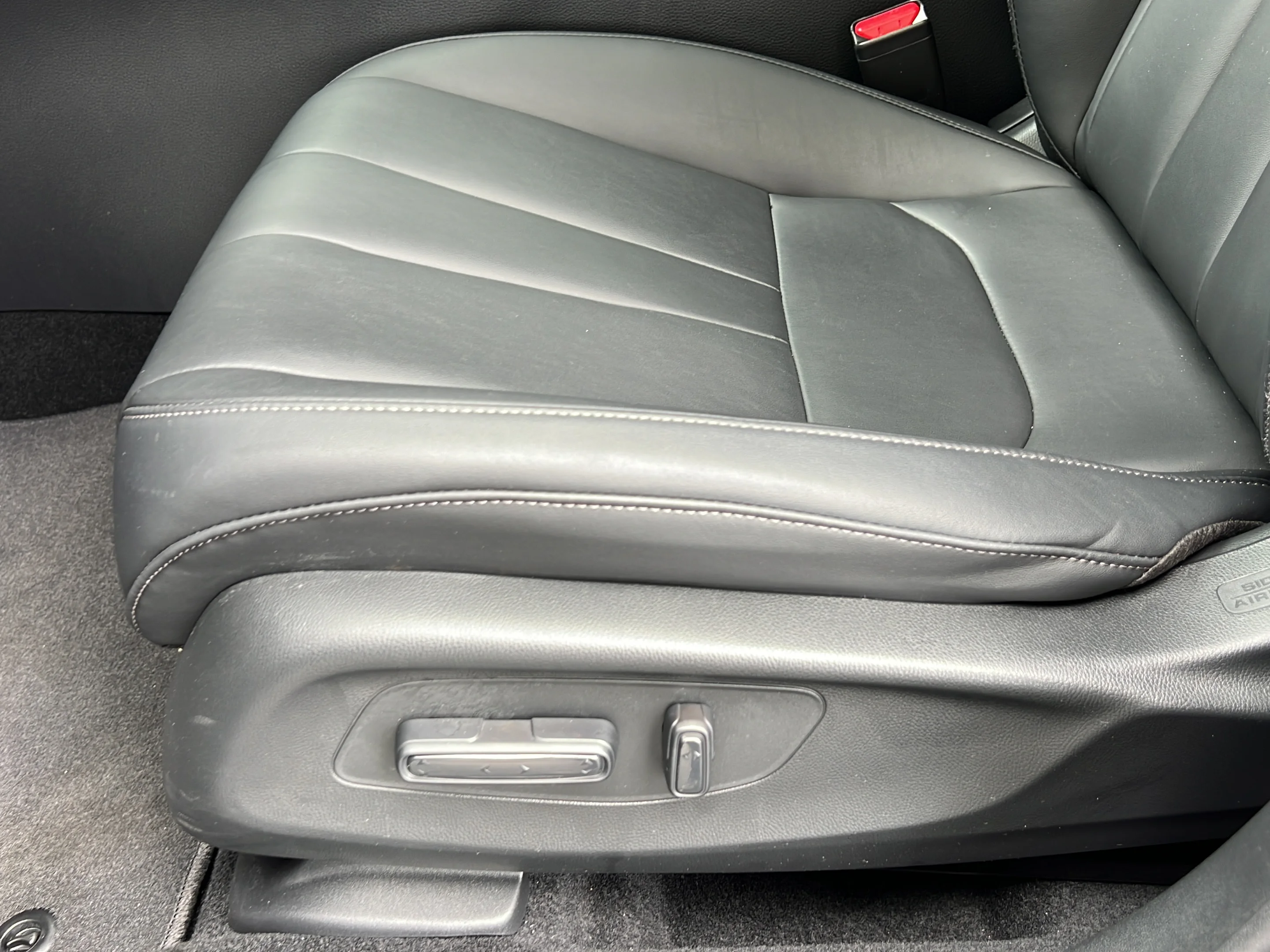 Used 2025 Crystal Black Pearl Acura Base image 17