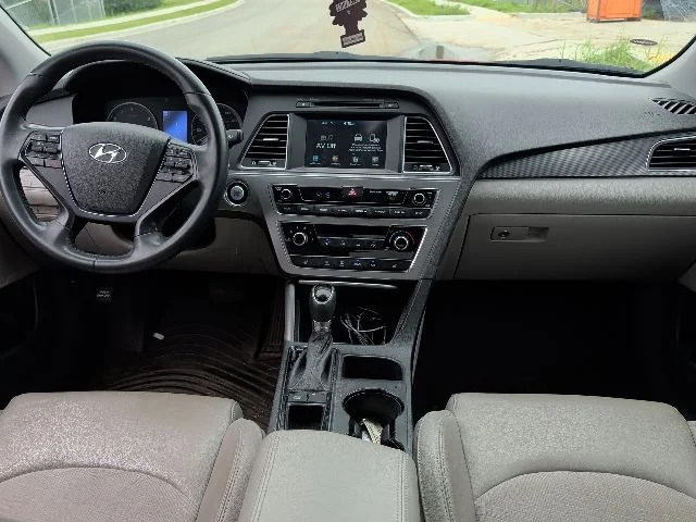 Used 2017 Red Hyundai Sport image 13