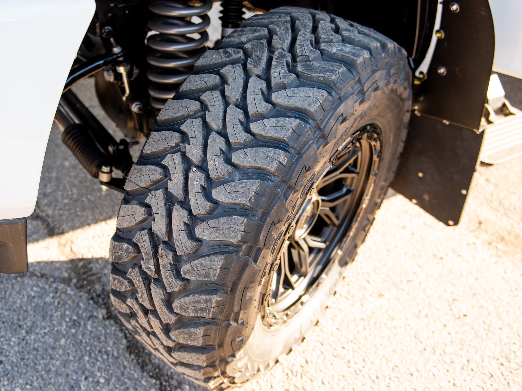 Used 2026 White RAM Limited* Mega Cab, 37 Inch Tires, 5 Inch Lift, Limitless Sled Deck image 2