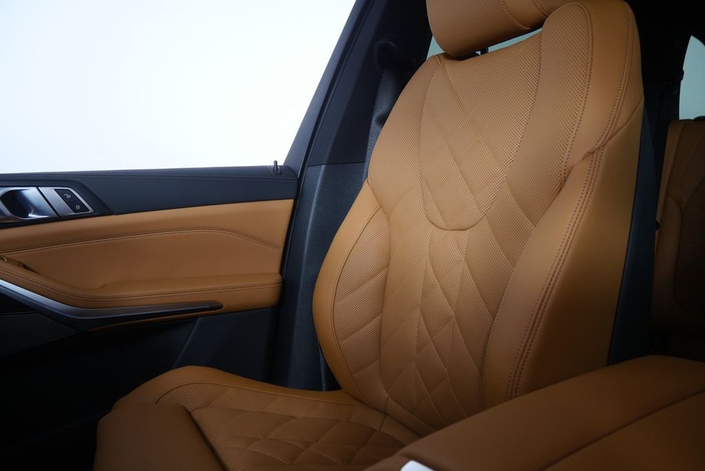 New 2026 Black Sapphire Metallic BMW xDrive40i image 21