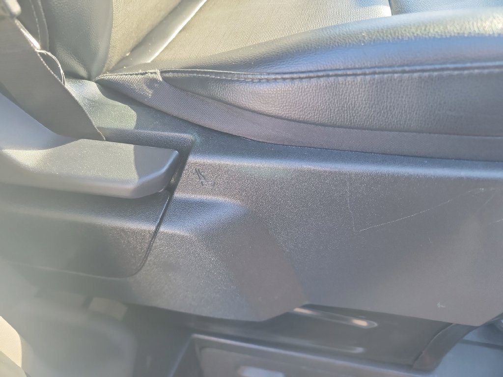 Used 2024  Ford  image 25