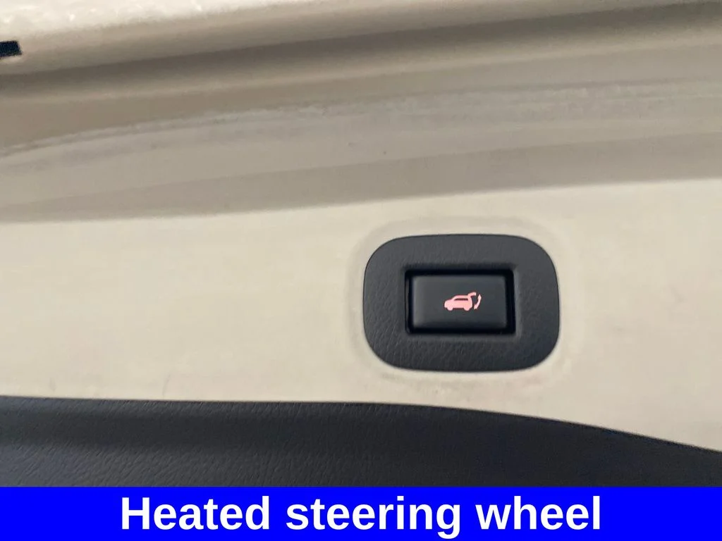 Used 2017 Silver Nissan SL image 14
