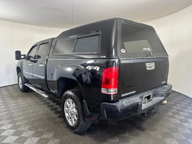 Used 2014 Onyx Black GMC Denali image 6