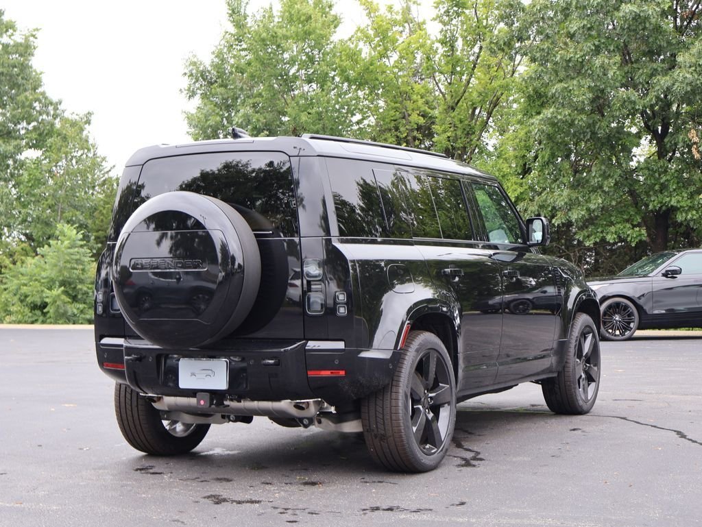 New 2026 Santorini Black LAND ROVER X-Dynamic SE image 7