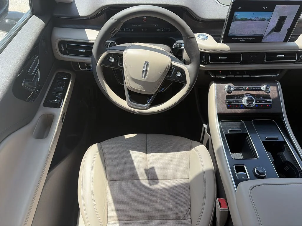 Used 2023 Black Lincoln Reserve image 13