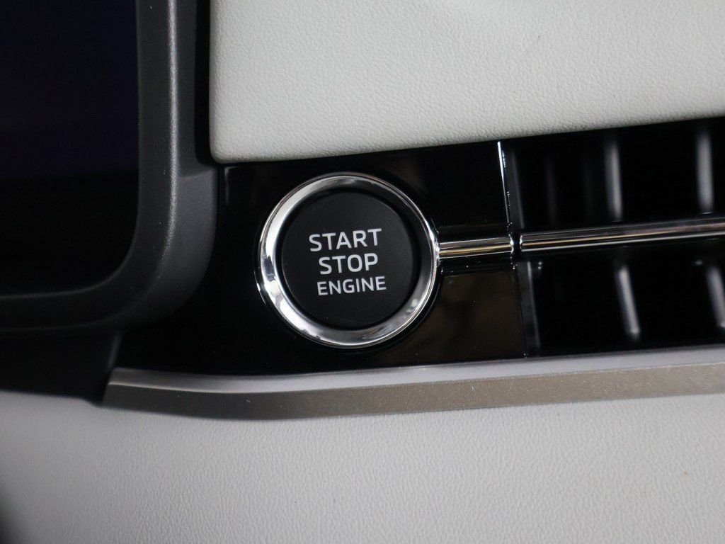 New 2026 Gray Mitsubishi SE image 41