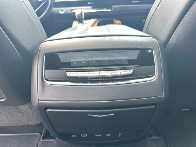 Used 2021 White Cadillac Sport Platinum image 15