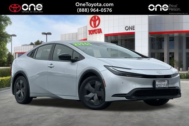 2023 Toyota Prius LE