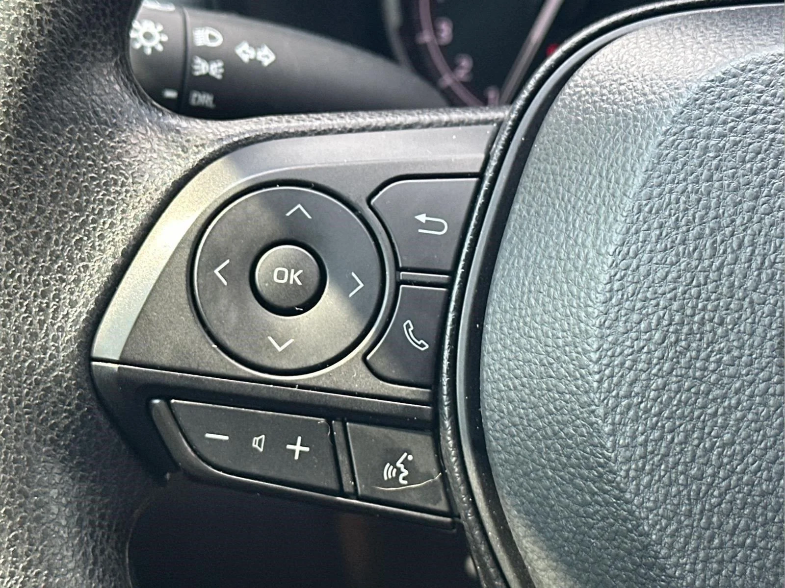 Used 2025 Silver Sky Metallic Toyota LE image 23