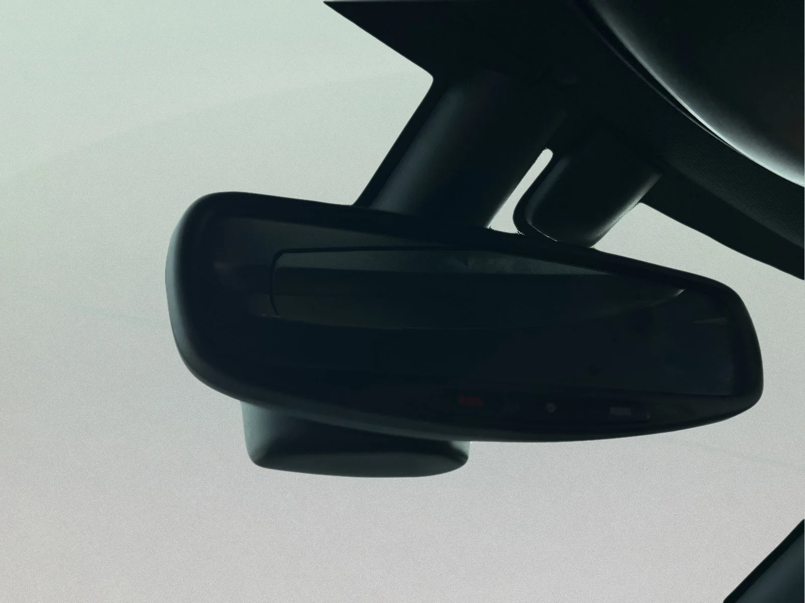 Used 2020 Velvet Jeep Altitude image 31