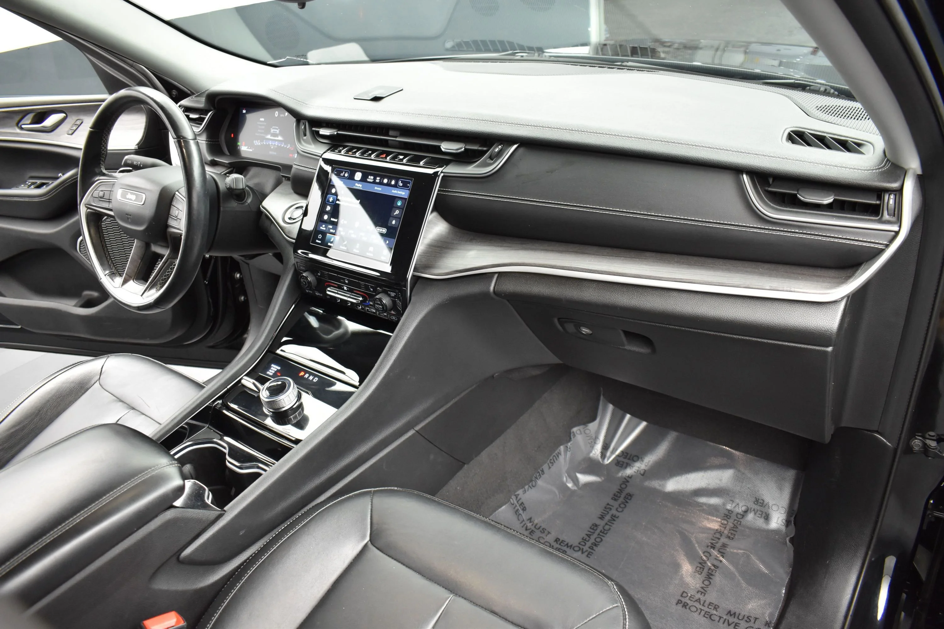 Used 2021 Diamond Black Crystal Pearlcoat Jeep Limited image 7