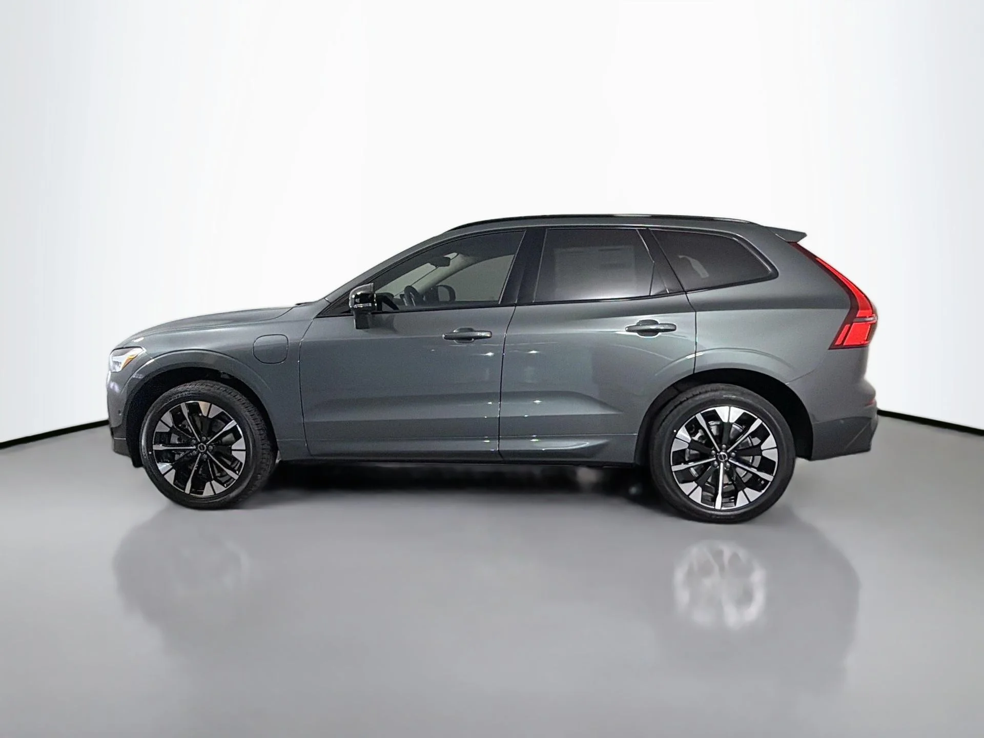 New 2026  Volvo T8 Plus image 8