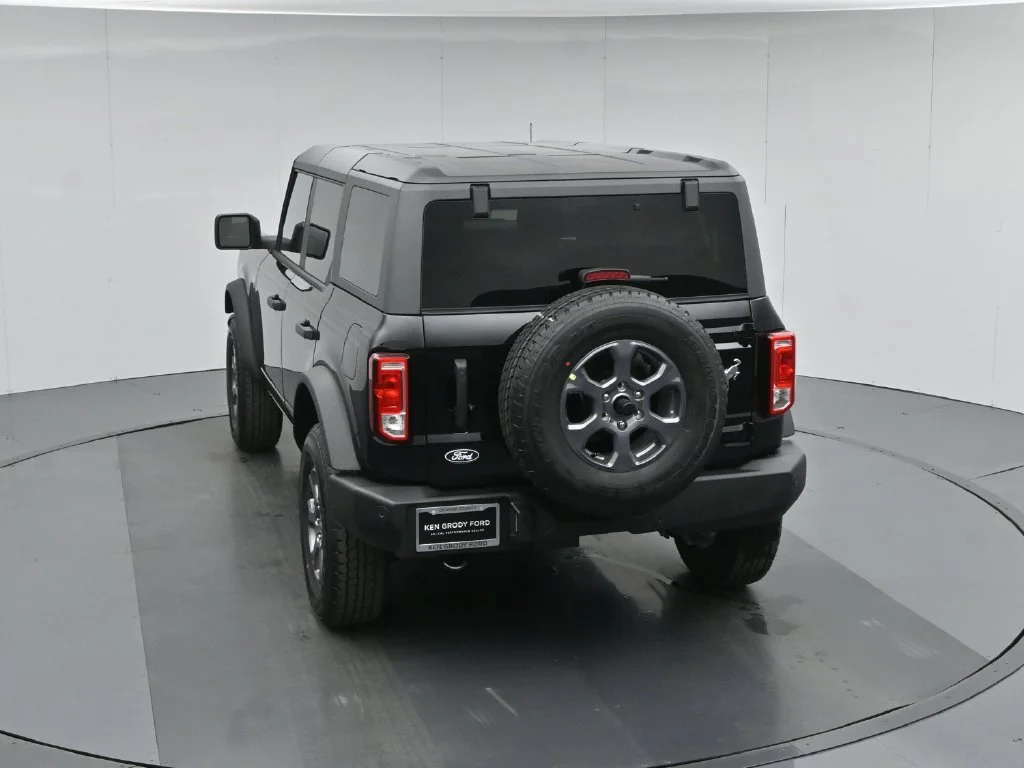 New 2026 Shadow Black Ford Big Bend image 39