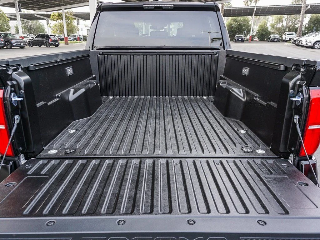 2026 Toyota Tacoma SR5 - Photo 24
