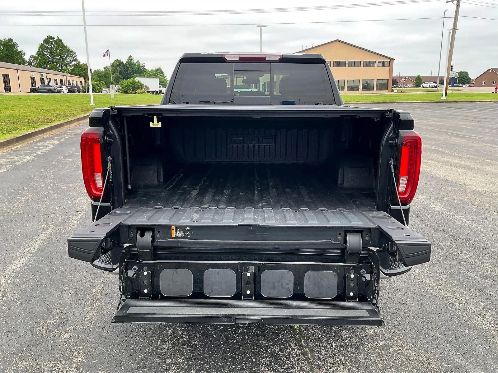 2022 GMC Sierra 1500 SLT - Photo 16